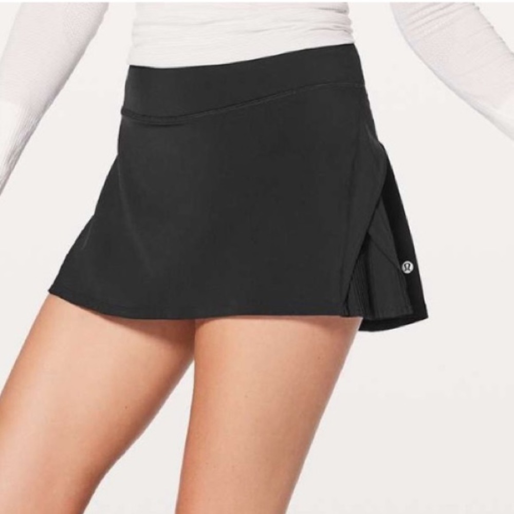 Lululemon Athletica | Black Play Off the Pleats Skirt/Skort | Sz 4